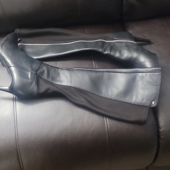 Michael Kors Black Heeled Boots - Picture 1 of 3